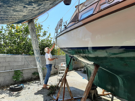 Final works : hull polish 